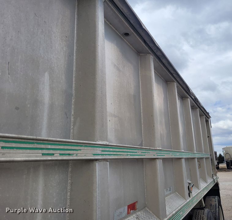 image for item FC9107 2005 Trailstar  end dump trailer