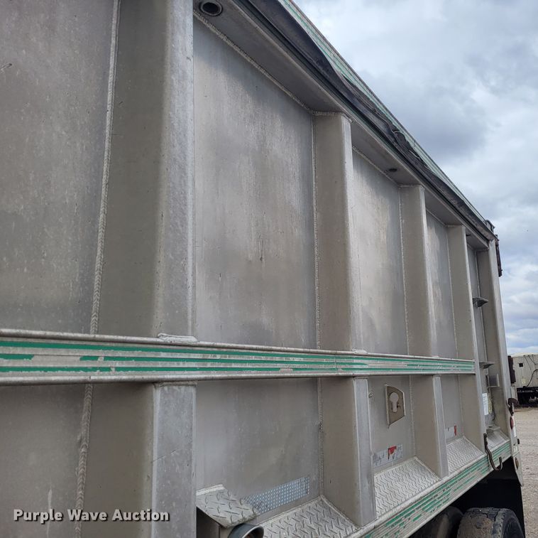 image for item FC9107 2005 Trailstar  end dump trailer