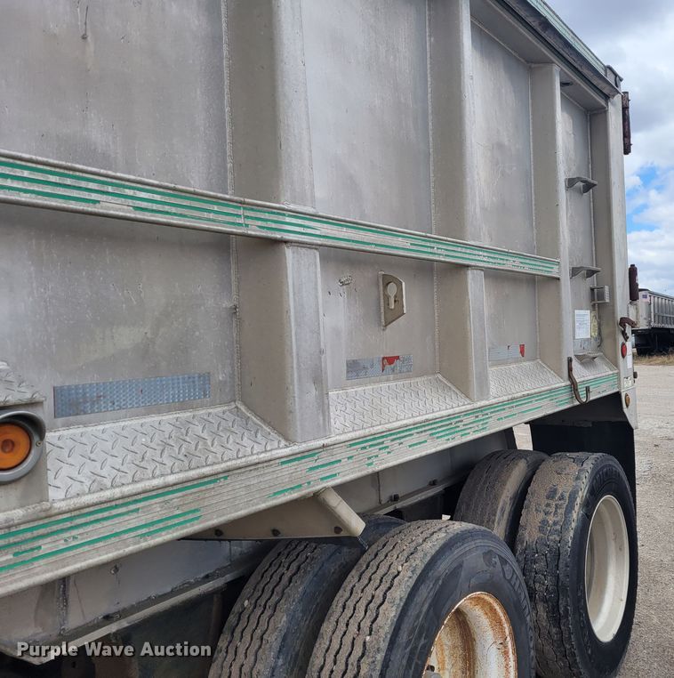 image for item FC9107 2005 Trailstar  end dump trailer