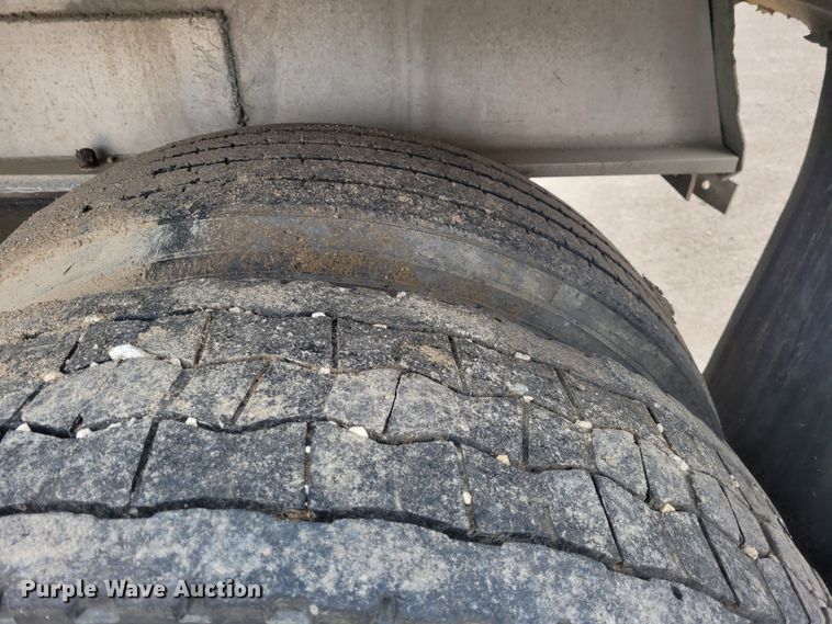 image for item FC9107 2005 Trailstar  end dump trailer