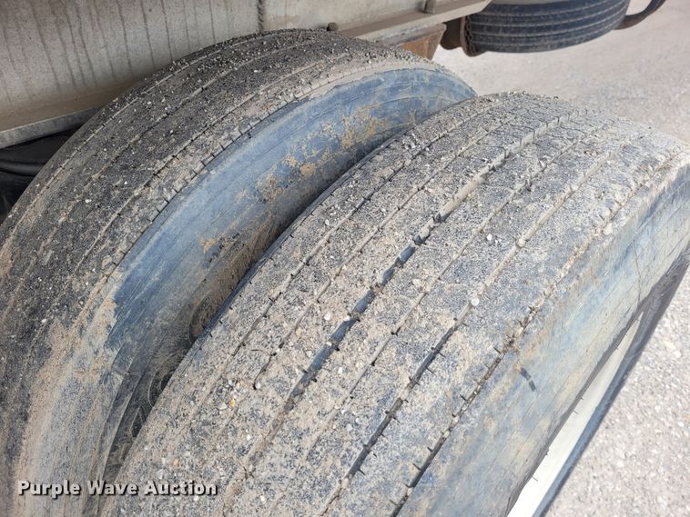 image for item FC9107 2005 Trailstar  end dump trailer