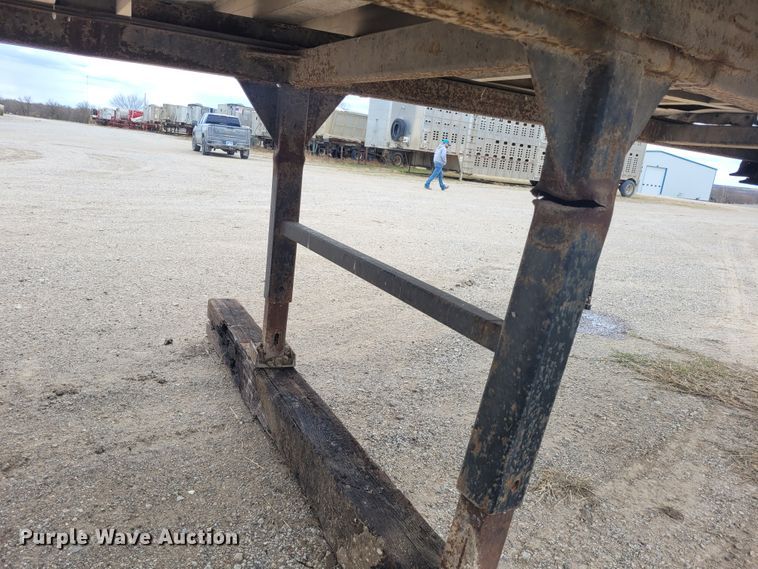 image for item FC9108 1994 CMC S102SS  end dump trailer