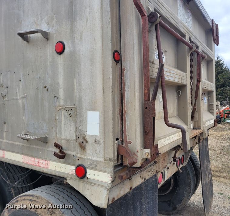 image for item FC9108 1994 CMC S102SS  end dump trailer