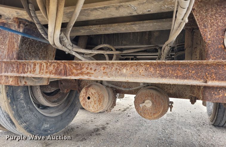 image for item FC9108 1994 CMC S102SS  end dump trailer