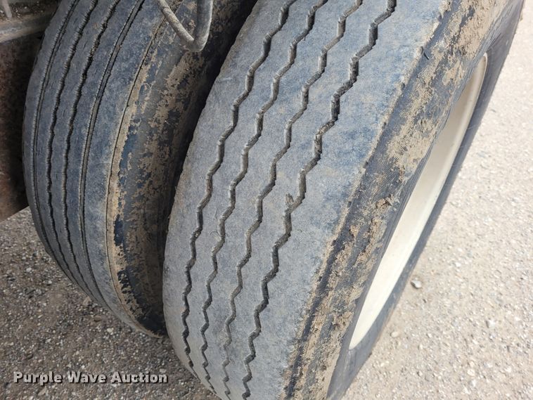 image for item FC9108 1994 CMC S102SS  end dump trailer