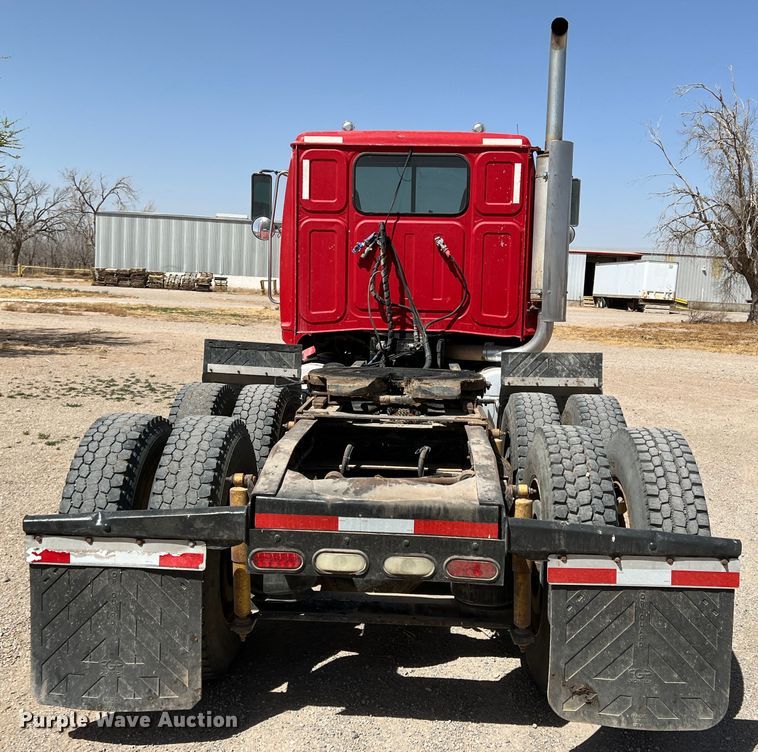 image for item IG9343 1999 Western Star 4964FX  semi truck