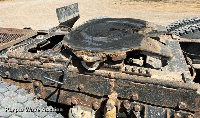 image for item IG9343 1999 Western Star 4964FX  semi truck