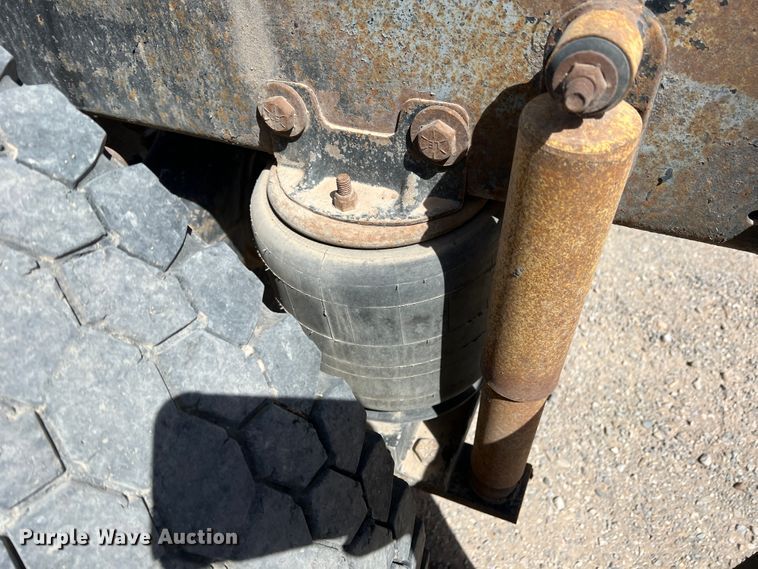 image for item IG9343 1999 Western Star 4964FX  semi truck