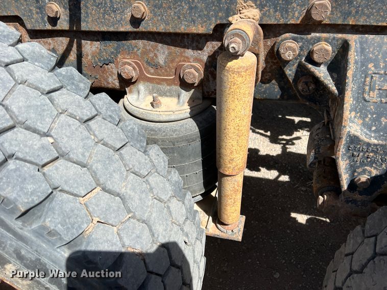 image for item IG9343 1999 Western Star 4964FX  semi truck