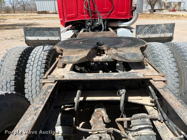 image for item IG9343 1999 Western Star 4964FX  semi truck