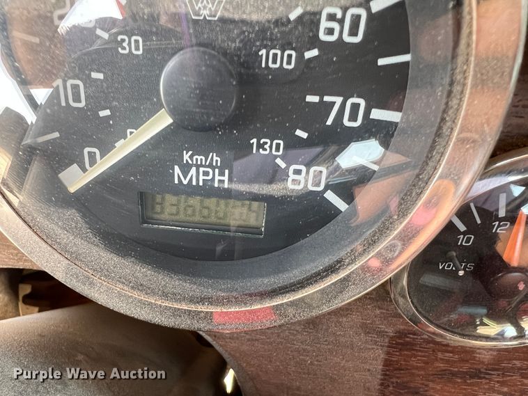 image for item IG9343 1999 Western Star 4964FX  semi truck