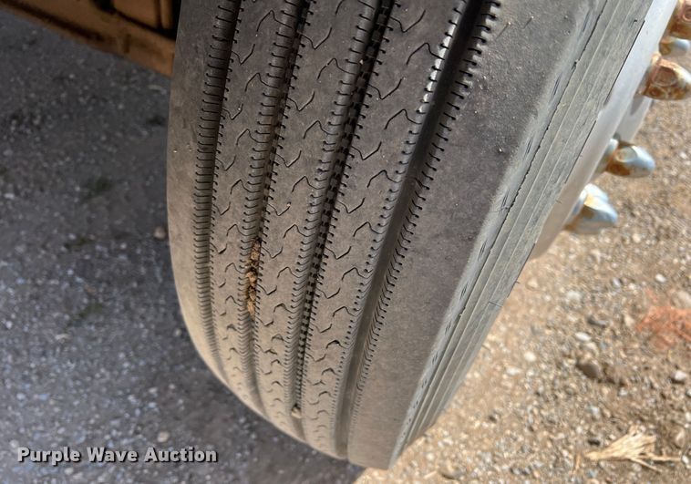 image for item IG9343 1999 Western Star 4964FX  semi truck