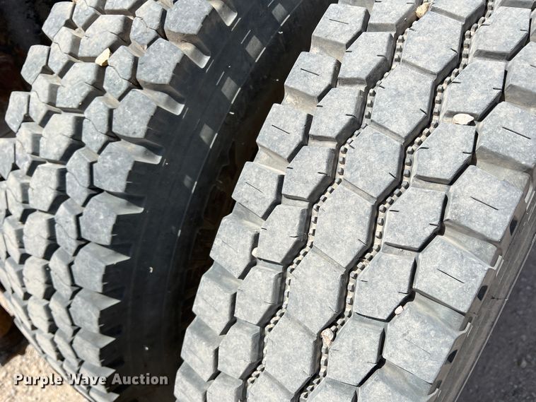 image for item IG9343 1999 Western Star 4964FX  semi truck