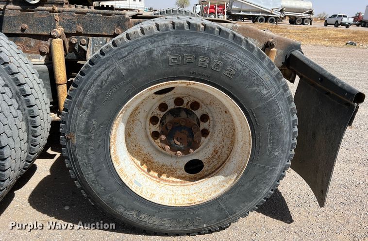 image for item IG9343 1999 Western Star 4964FX  semi truck