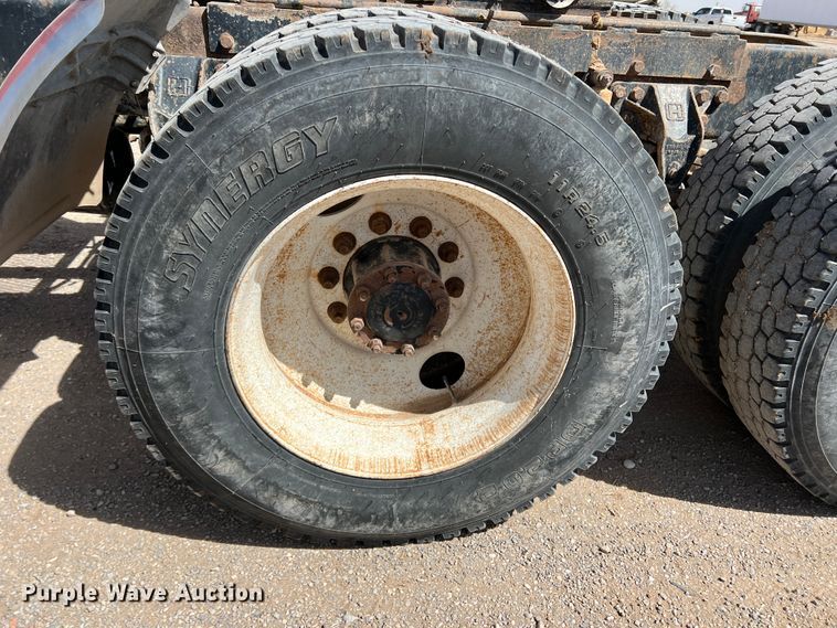 image for item IG9343 1999 Western Star 4964FX  semi truck