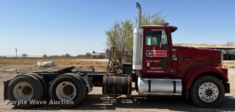 image for item IG9344 1995 International 9500  semi truck