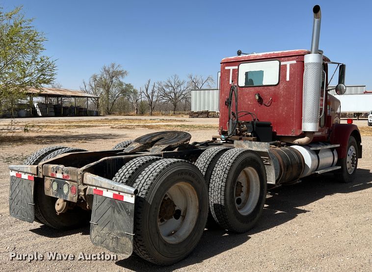 image for item IG9344 1995 International 9500  semi truck