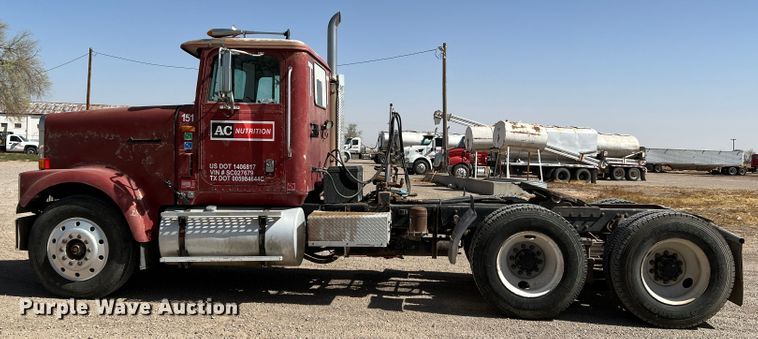 image for item IG9344 1995 International 9500  semi truck