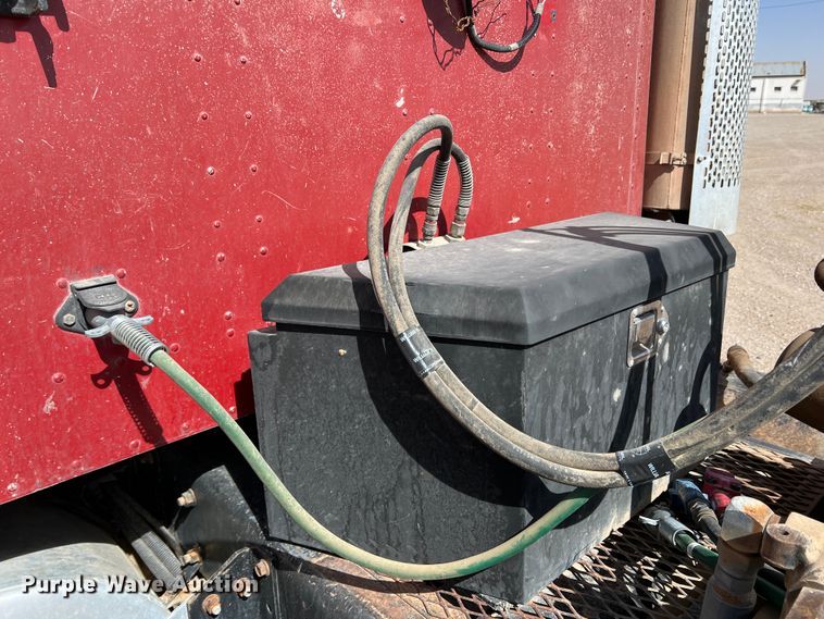 image for item IG9344 1995 International 9500  semi truck