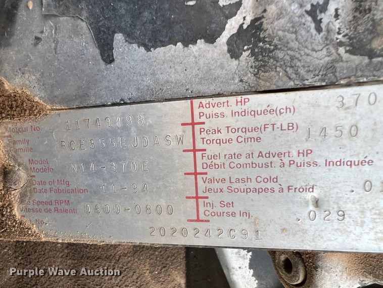 image for item IG9344 1995 International 9500  semi truck