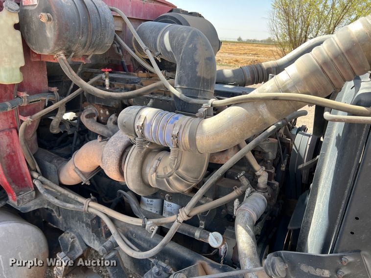 image for item IG9344 1995 International 9500  semi truck