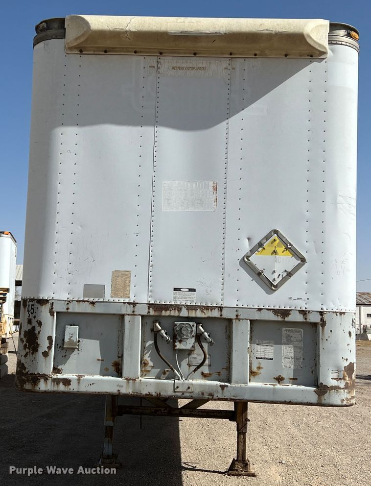 image for item IG9345 1984 Fruehauf FB9-F2  dry van trailer