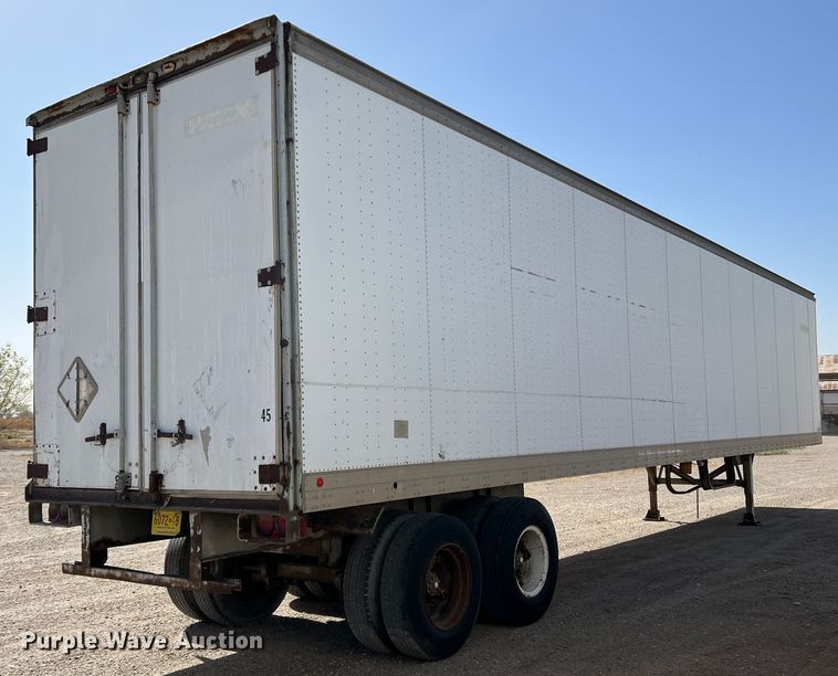 image for item IG9345 1984 Fruehauf FB9-F2  dry van trailer