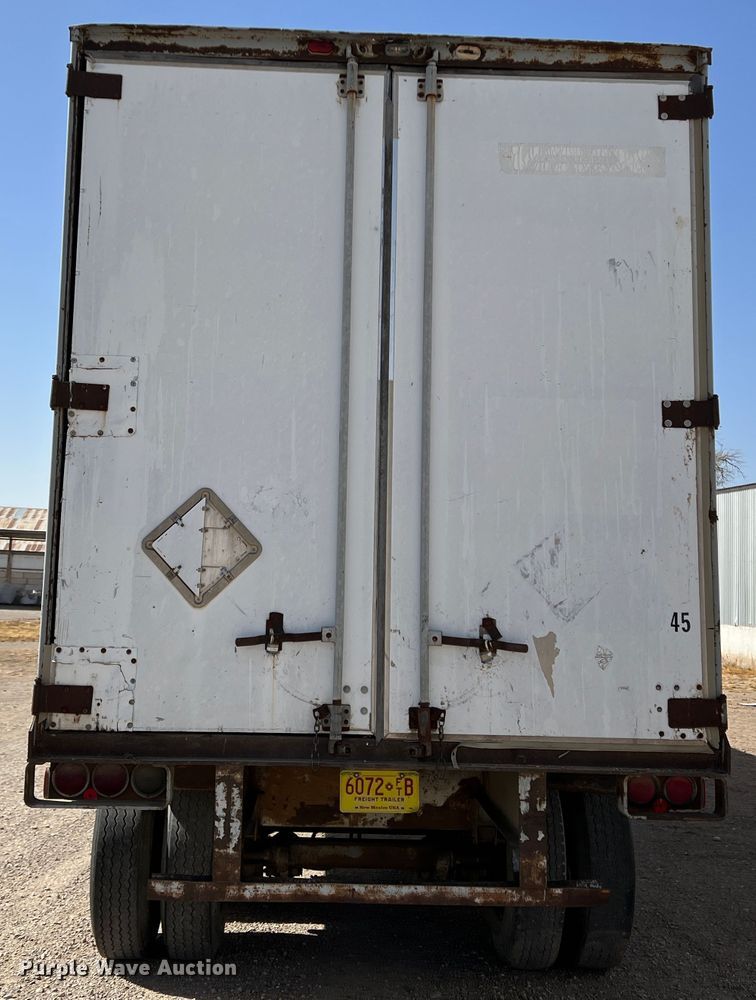 image for item IG9345 1984 Fruehauf FB9-F2  dry van trailer