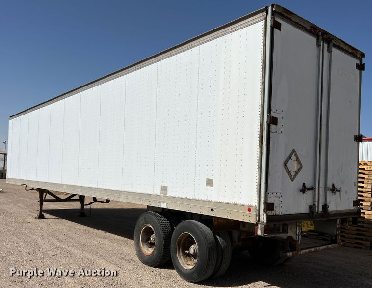 image for item IG9345 1984 Fruehauf FB9-F2  dry van trailer