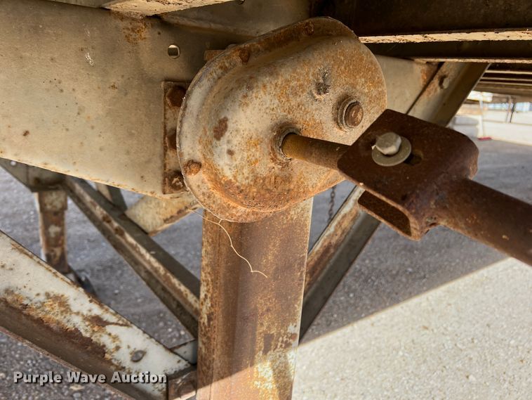 image for item IG9345 1984 Fruehauf FB9-F2  dry van trailer