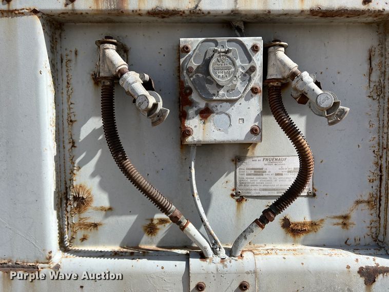 image for item IG9345 1984 Fruehauf FB9-F2  dry van trailer