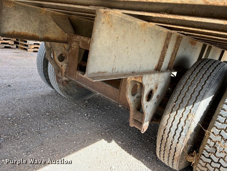 image for item IG9345 1984 Fruehauf FB9-F2  dry van trailer