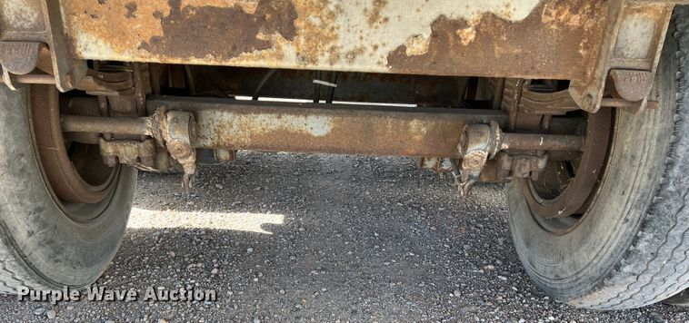 image for item IG9345 1984 Fruehauf FB9-F2  dry van trailer