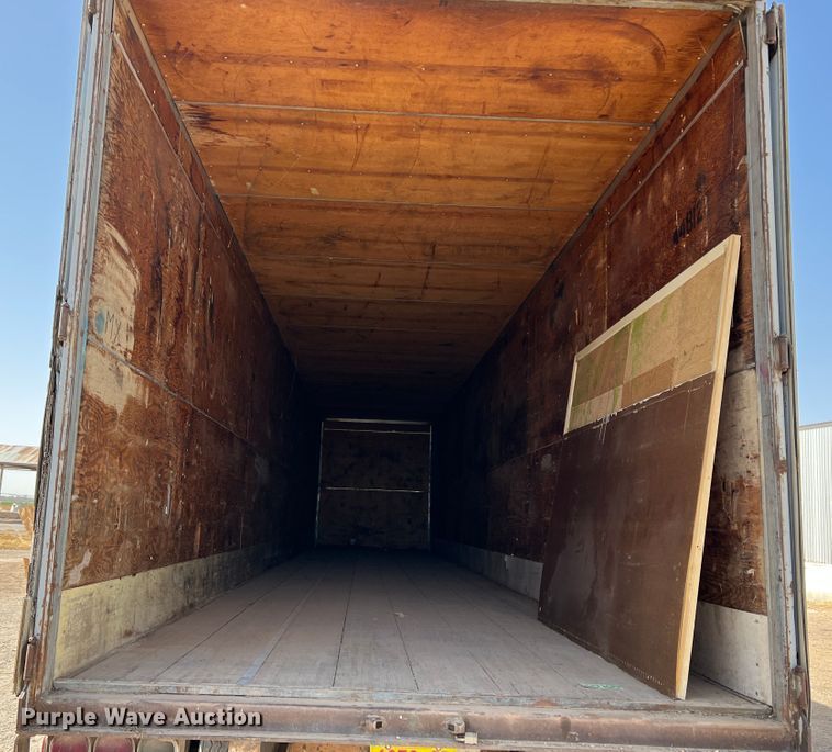 image for item IG9345 1984 Fruehauf FB9-F2  dry van trailer