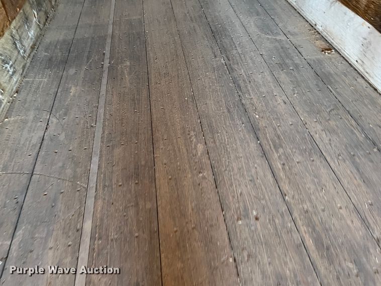 image for item IG9345 1984 Fruehauf FB9-F2  dry van trailer