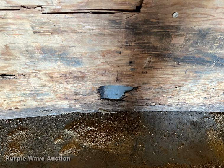 image for item IG9345 1984 Fruehauf FB9-F2  dry van trailer