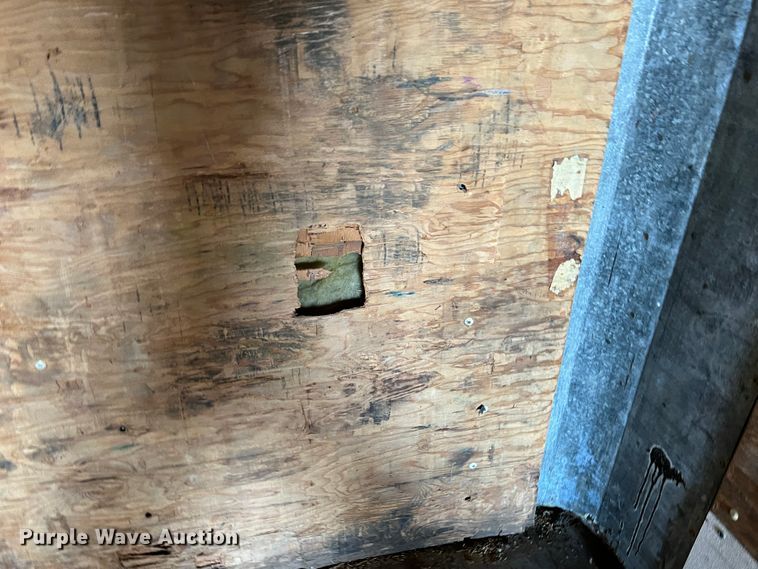 image for item IG9345 1984 Fruehauf FB9-F2  dry van trailer