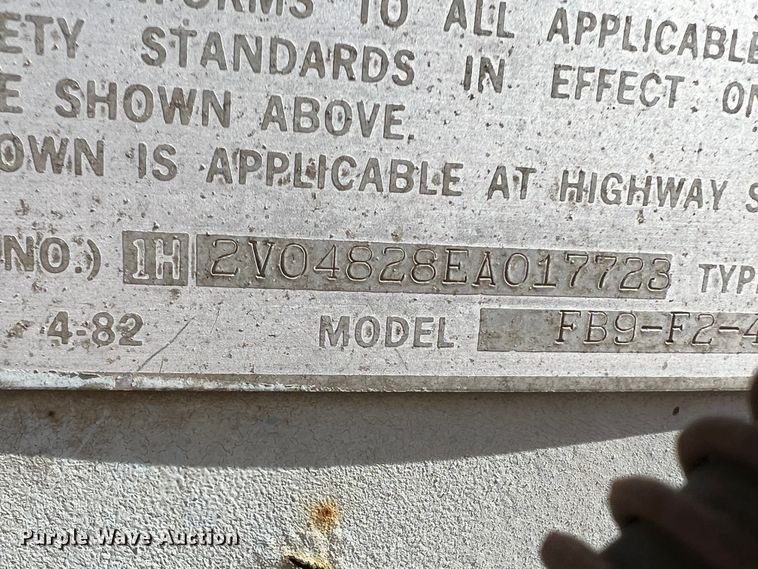 image for item IG9345 1984 Fruehauf FB9-F2  dry van trailer