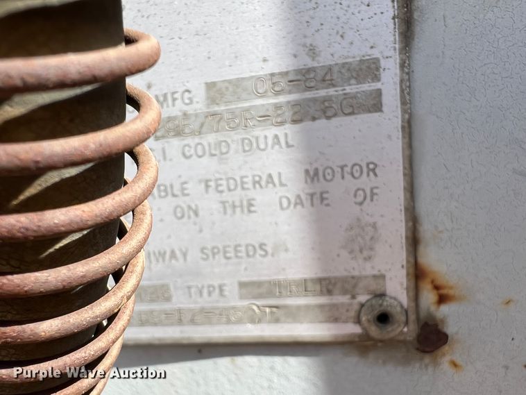 image for item IG9345 1984 Fruehauf FB9-F2  dry van trailer