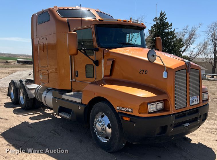 image for item IG9410 2005 Kenworth T600  semi truck