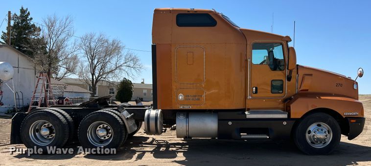 image for item IG9410 2005 Kenworth T600  semi truck