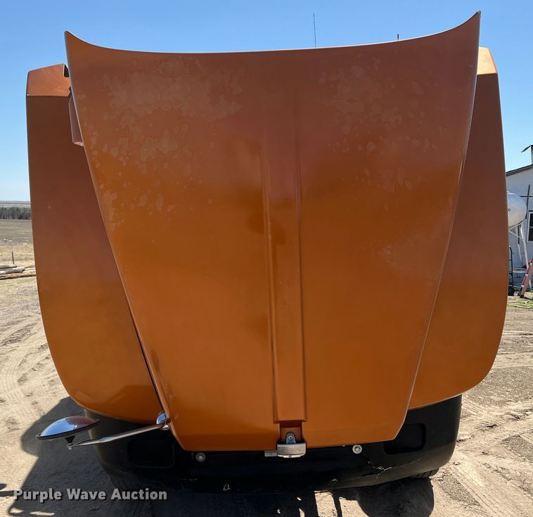 image for item IG9410 2005 Kenworth T600  semi truck