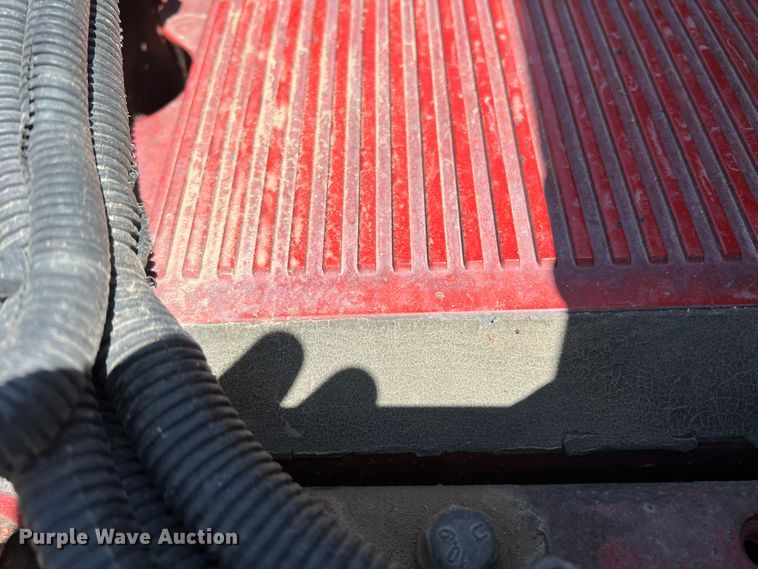 image for item IG9410 2005 Kenworth T600  semi truck