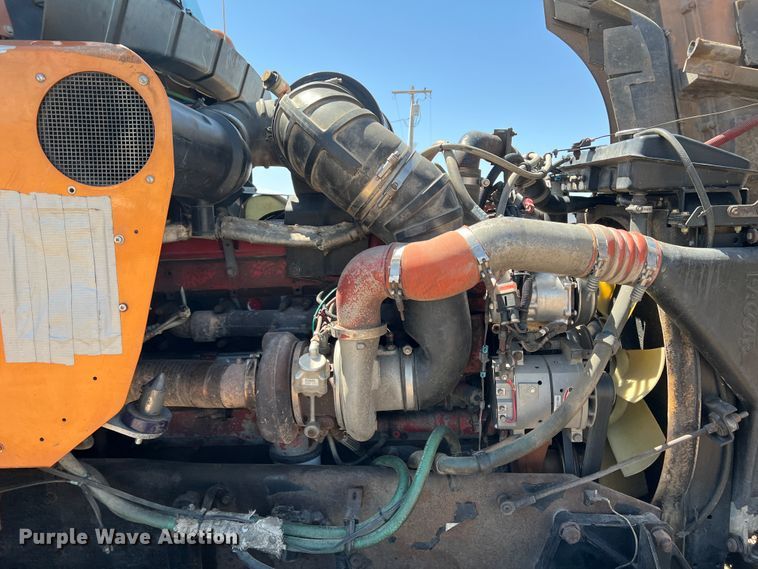 image for item IG9410 2005 Kenworth T600  semi truck