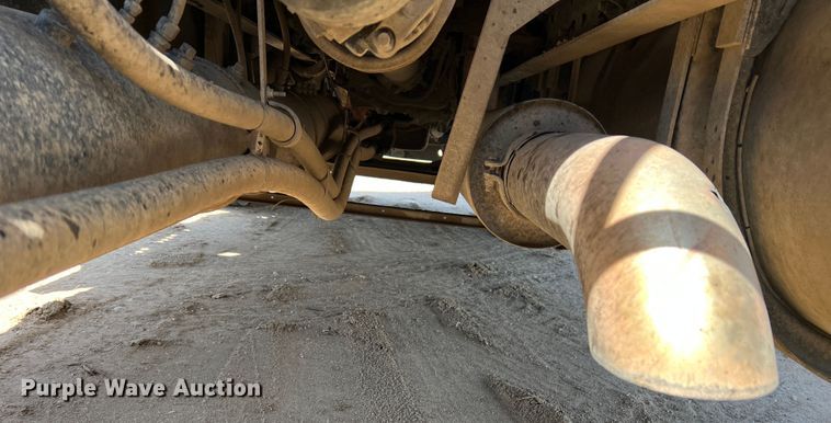 image for item IG9410 2005 Kenworth T600  semi truck