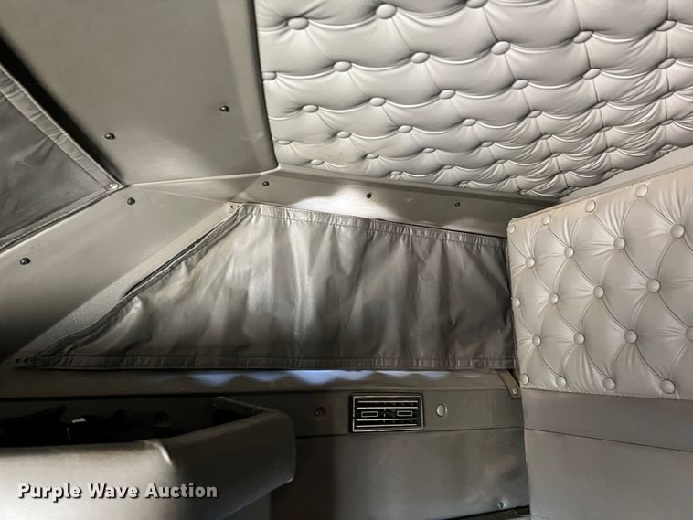 image for item IG9410 2005 Kenworth T600  semi truck