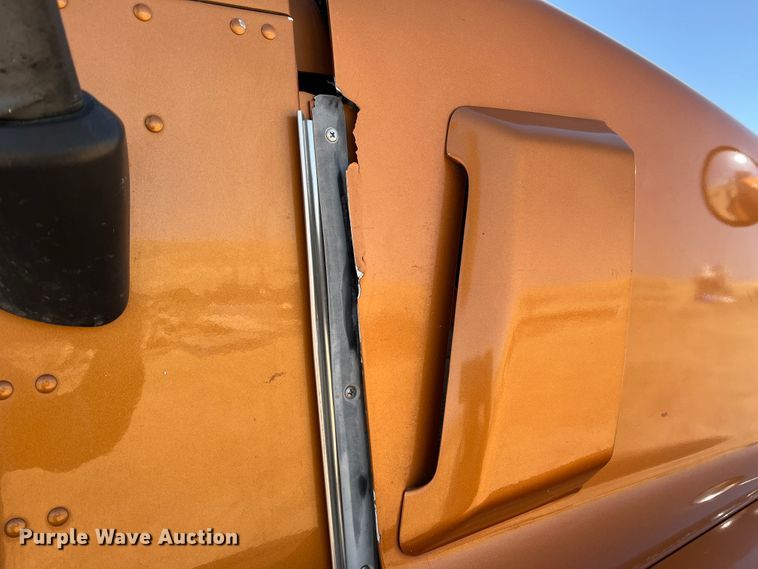 image for item IG9410 2005 Kenworth T600  semi truck