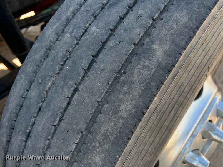 image for item IG9410 2005 Kenworth T600  semi truck