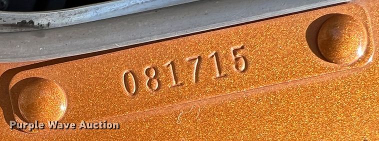 image for item IG9410 2005 Kenworth T600  semi truck