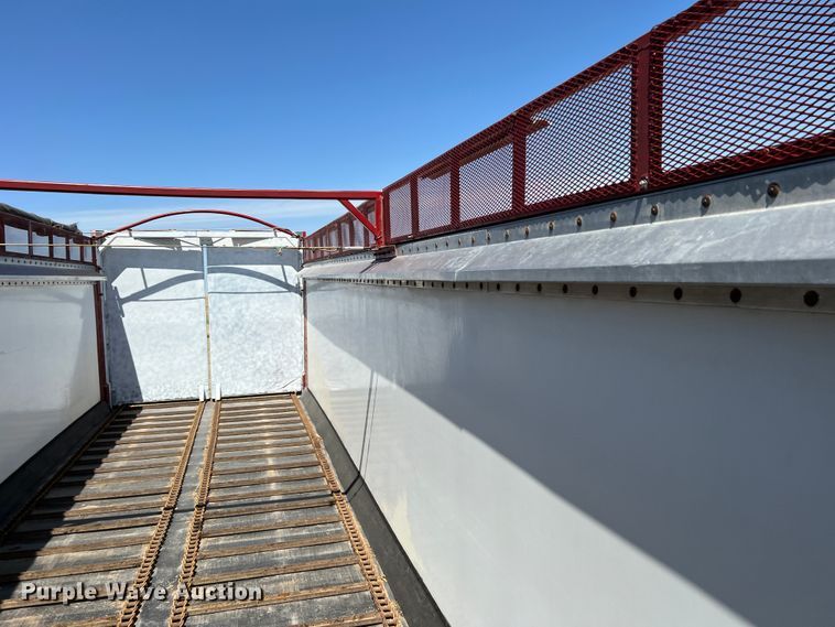 image for item IG9411 2007 Aeroswint  silage trailer